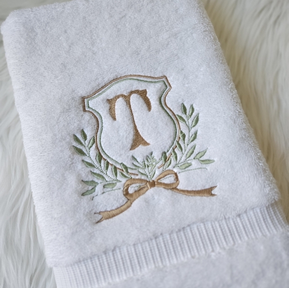 Elegant White Monogrammed Bath Towel - Picture 3 of 4